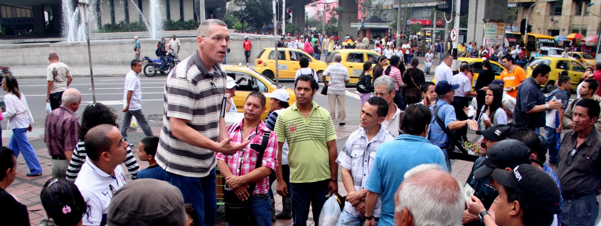 Evangelismo al aire libre en Colombia